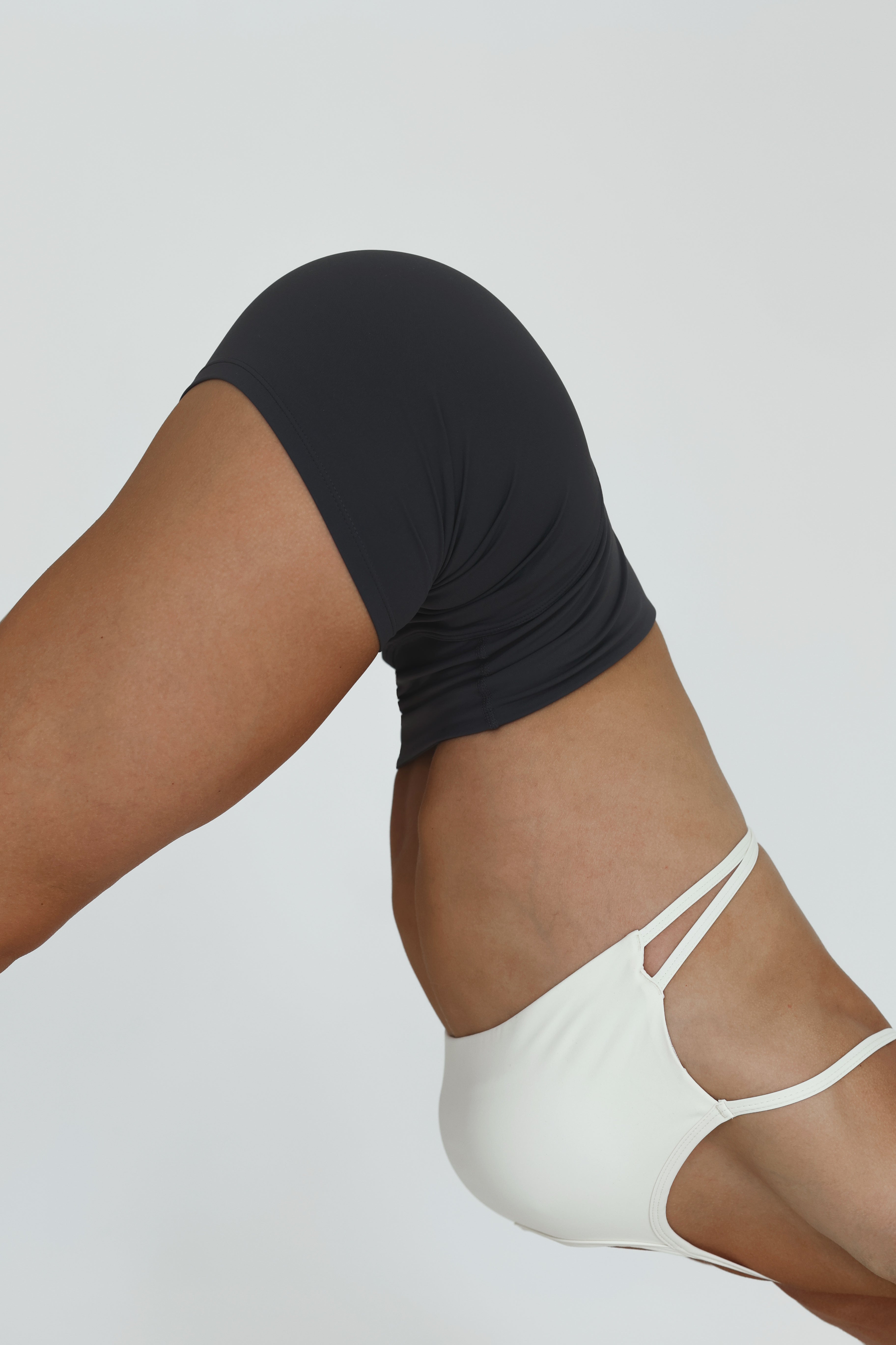 Luxe seamless shorts: charcoal