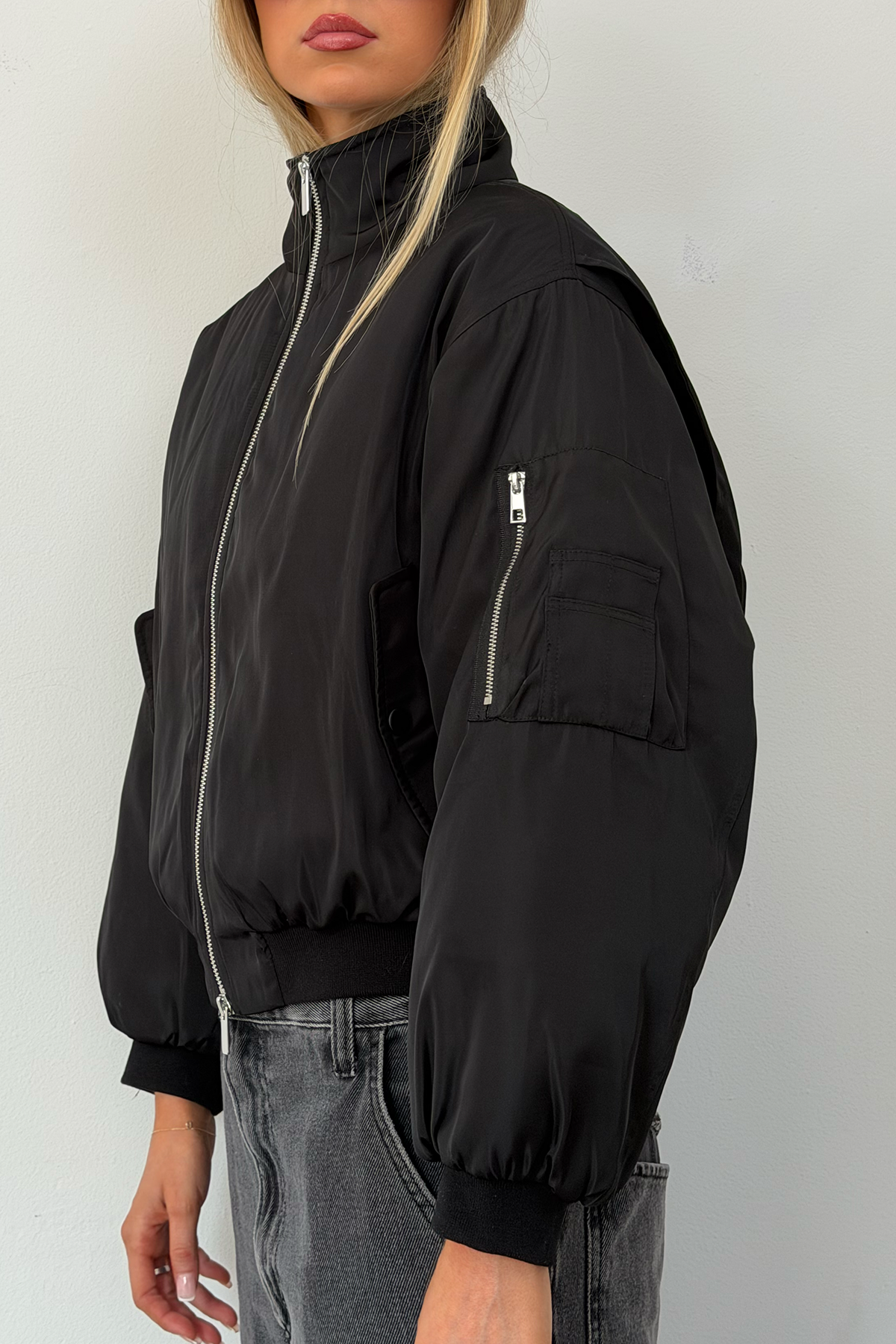 Capsule Bomber Jacket HNTR THE LABEL