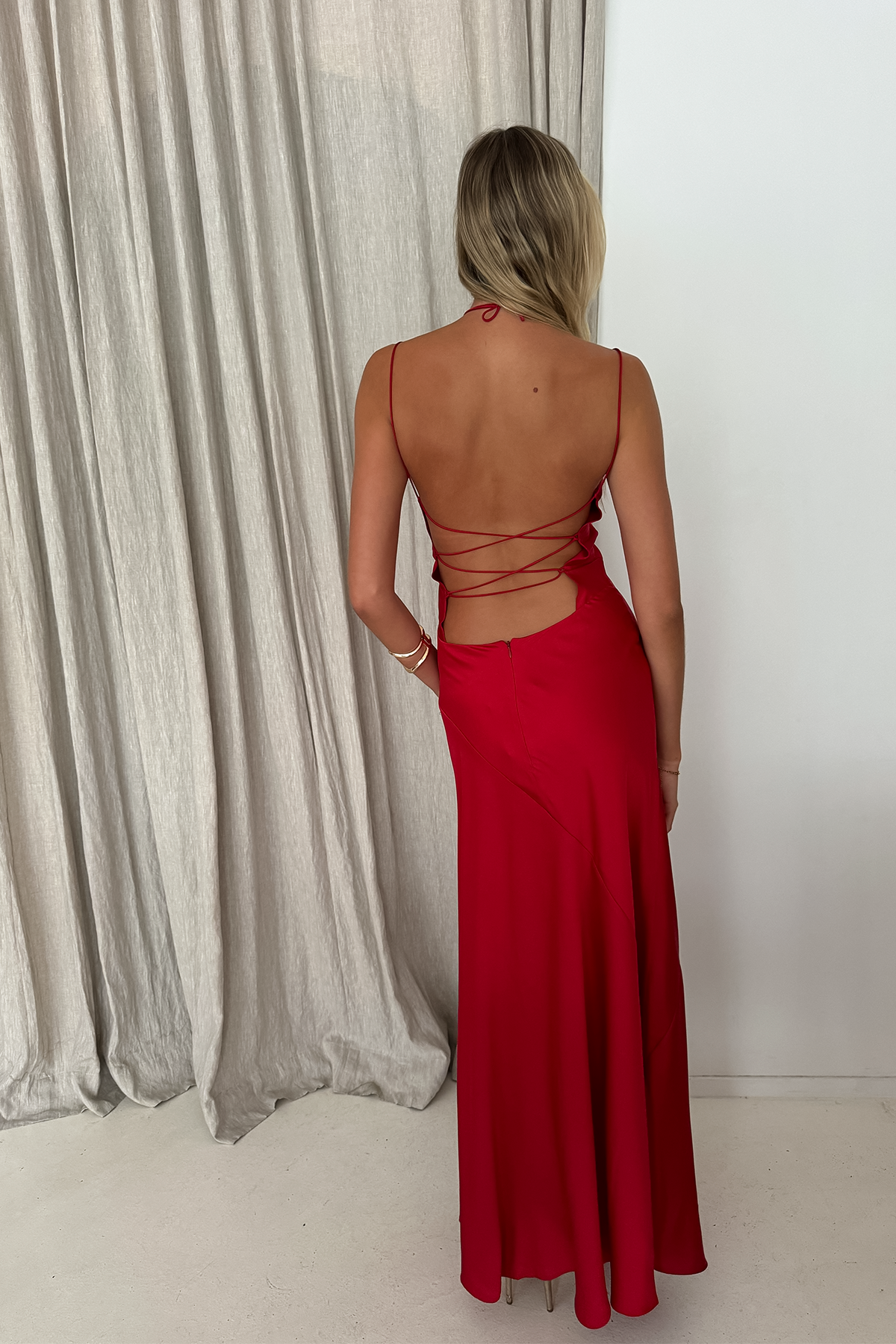 ALIX GOWN | WINE