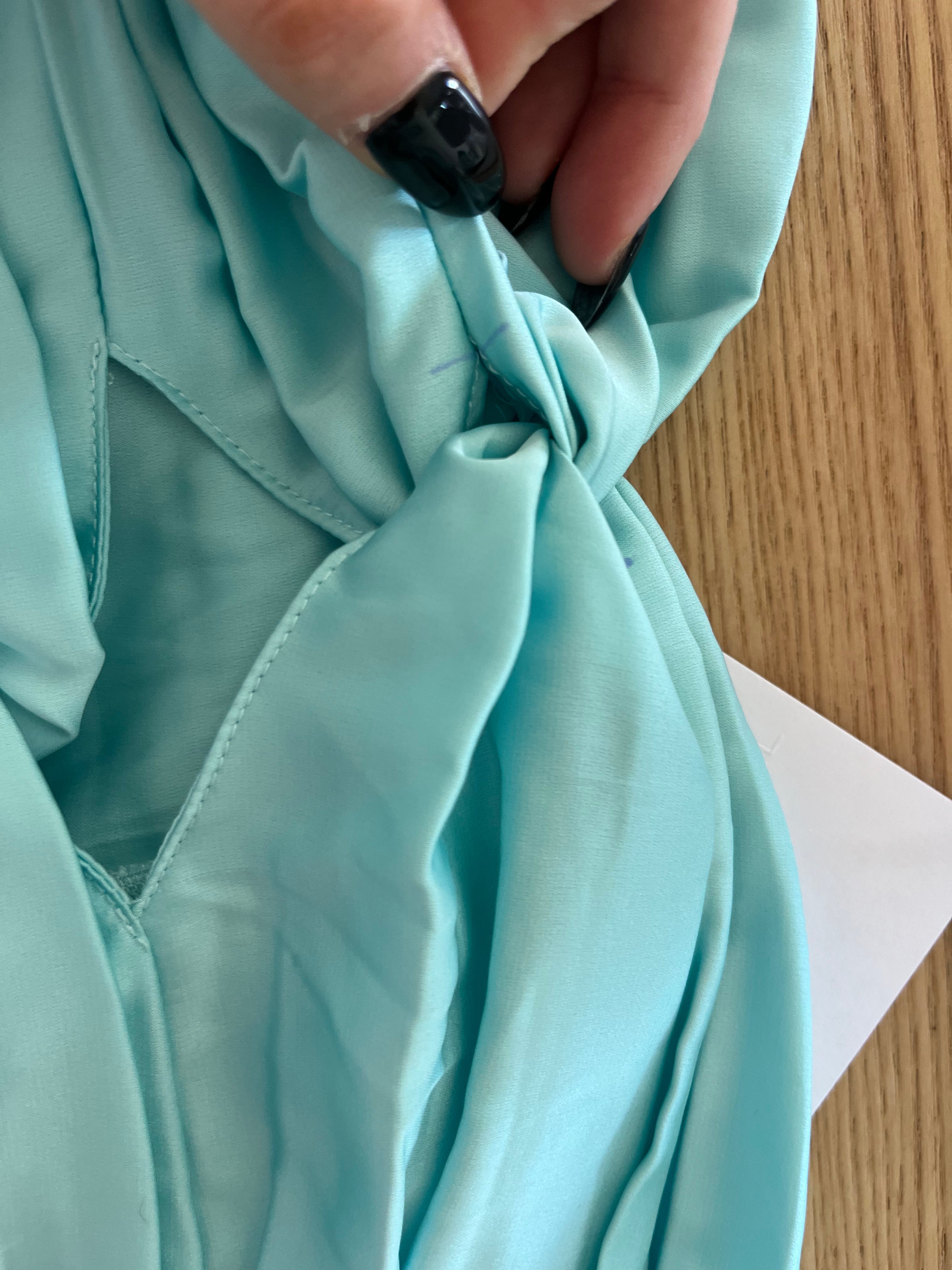 INKA GOWN: AQUA PULL/STAIN SIZE SMALL