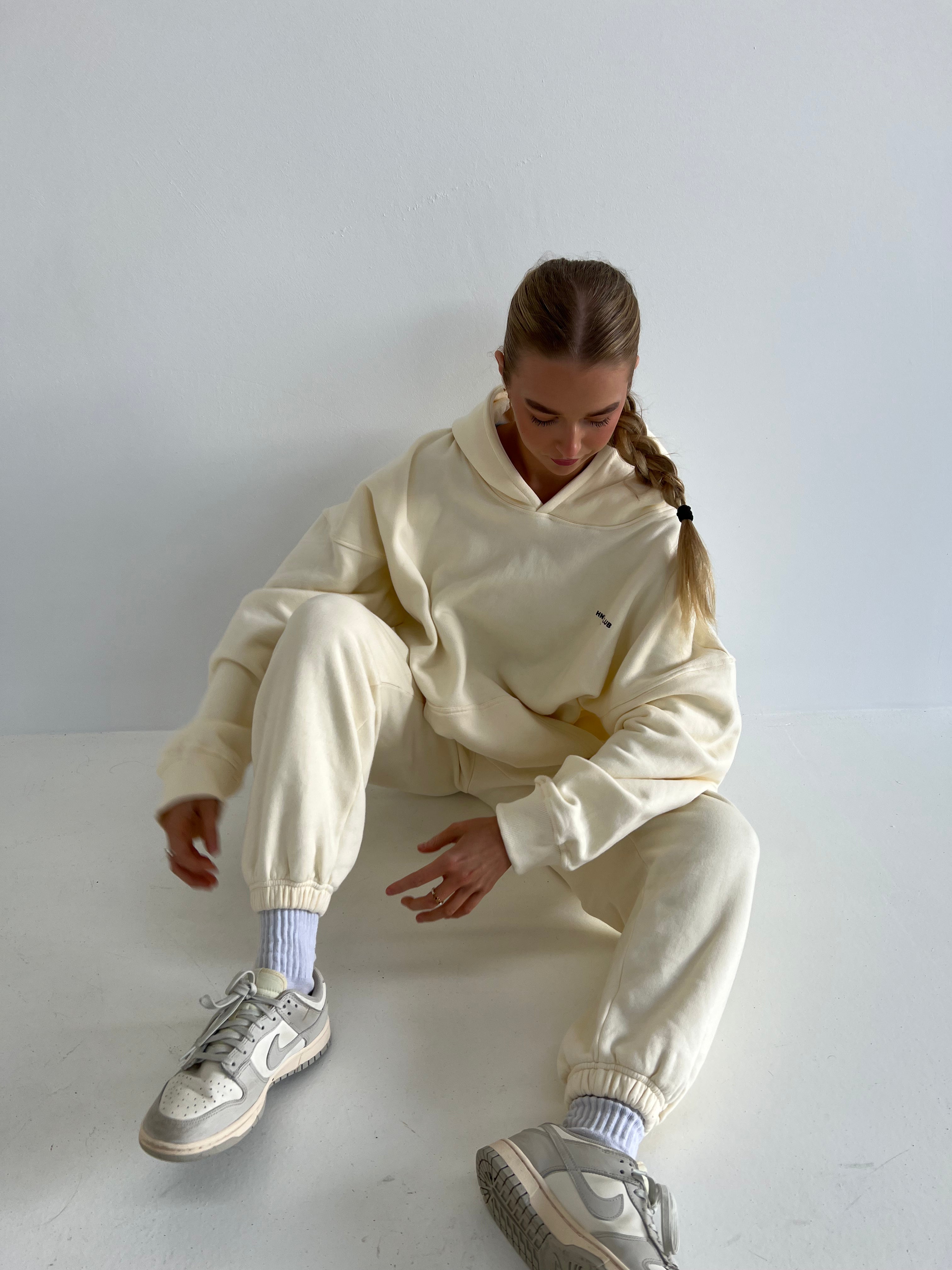 CLASSIC HNTR TRACKPANT: buttercream